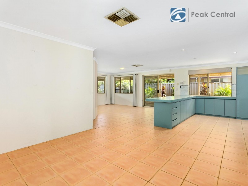 16 Rossell Place, Atwell WA 6164