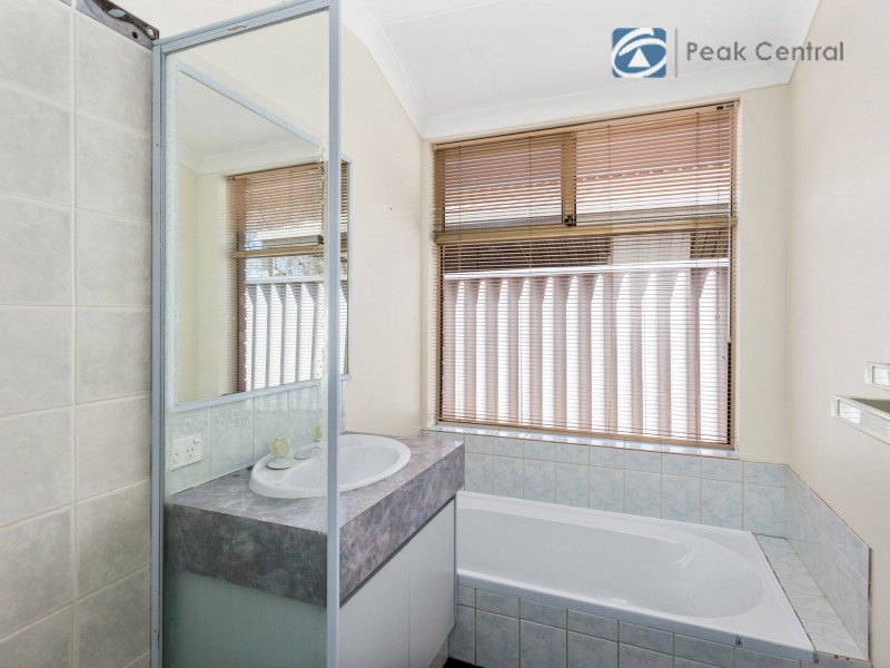 16 Rossell Place, Atwell WA 6164