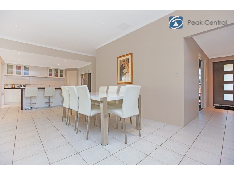 6 Repose Terrace, Atwell WA 6164