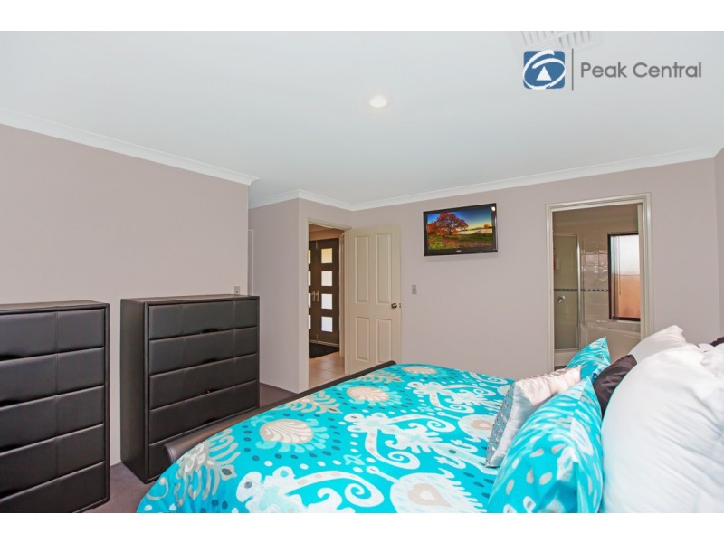 6 Repose Terrace, Atwell WA 6164