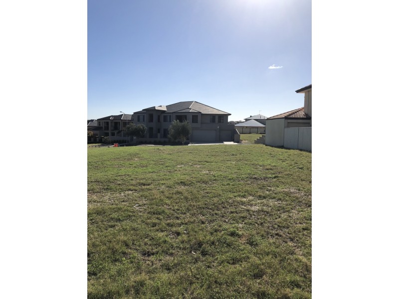 13 Belladonna Drive, Yangebup WA 6164