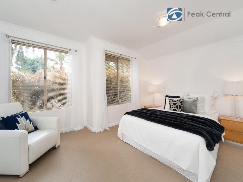 18 Folland Parade, Atwell WA 6164