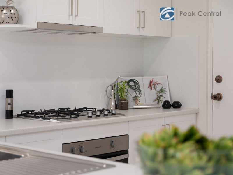 18 Folland Parade, Atwell WA 6164