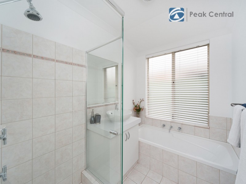 18 Folland Parade, Atwell WA 6164