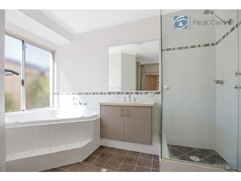 15 Charnley Bend, Success WA 6164