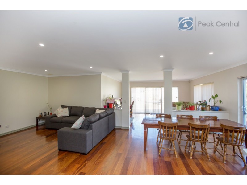 15 Charnley Bend, Success WA 6164