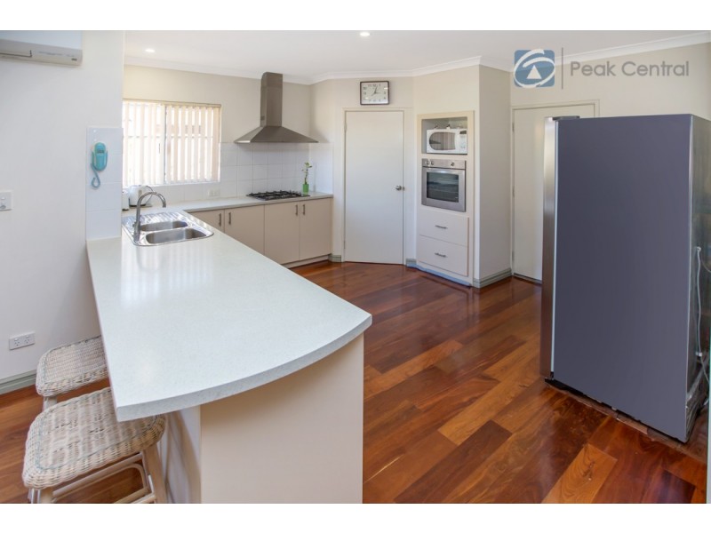 15 Charnley Bend, Success WA 6164