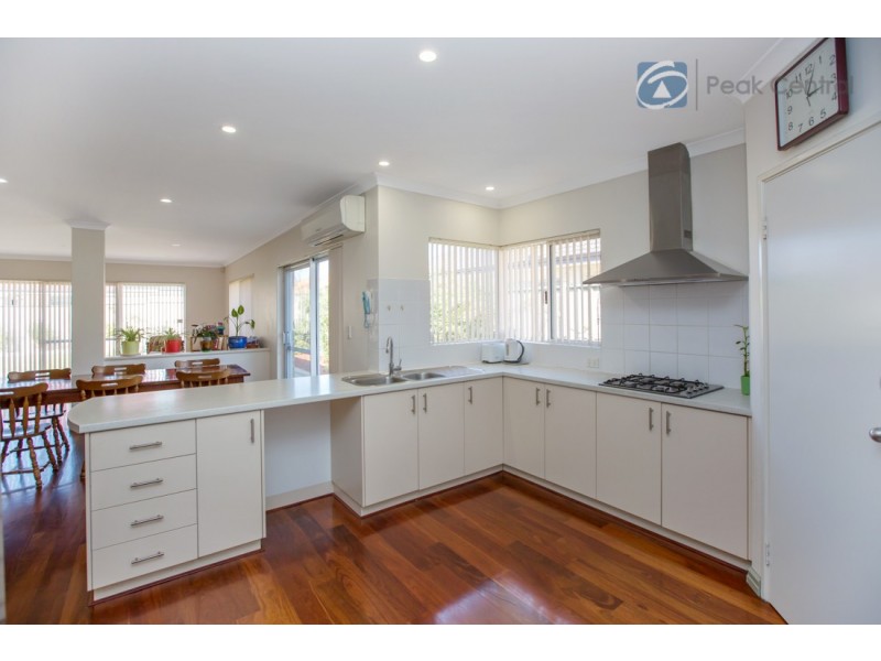 15 Charnley Bend, Success WA 6164