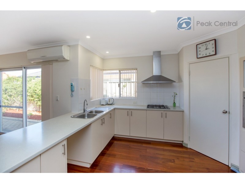 15 Charnley Bend, Success WA 6164