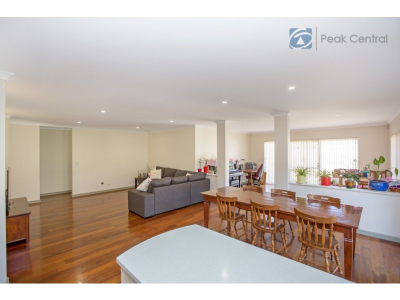 15 Charnley Bend, Success WA 6164