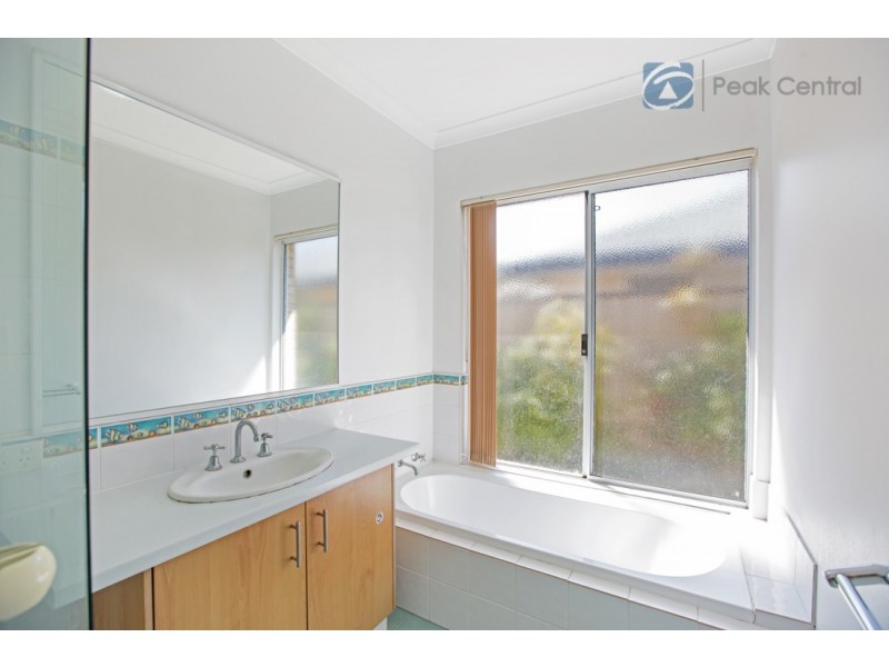 15 Charnley Bend, Success WA 6164