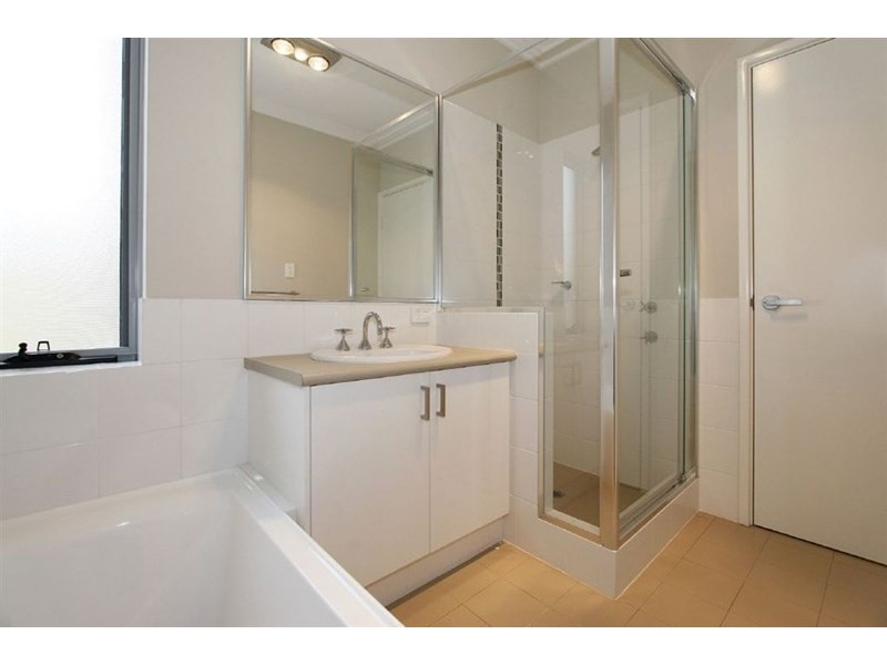 1/2 Minori Gardens, Yangebup WA 6164