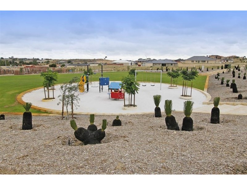 1/2 Minori Gardens, Yangebup WA 6164