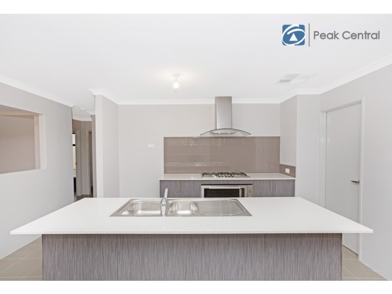 12 Tetbury Way, Wellard WA 6170