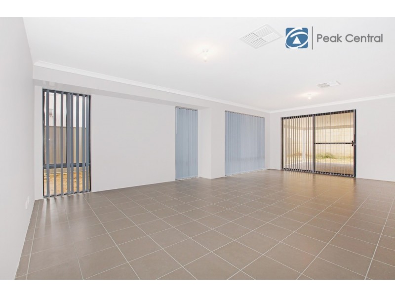 12 Tetbury Way, Wellard WA 6170