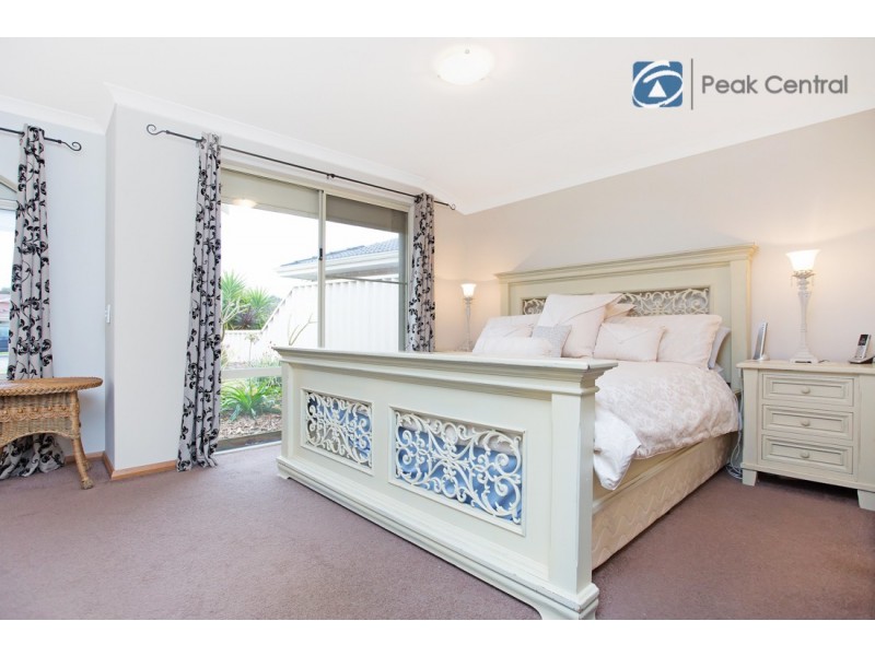 38 St Claire Gardens, Atwell WA 6164