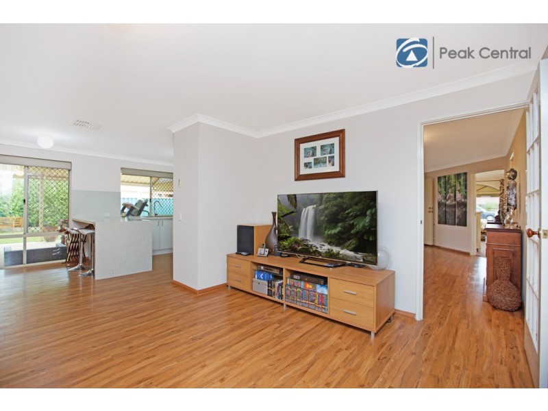 38 St Claire Gardens, Atwell WA 6164