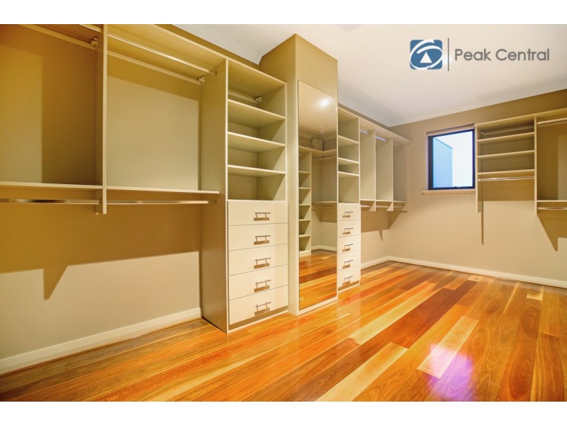 26 Lucretia Circle, North Coogee WA 6163