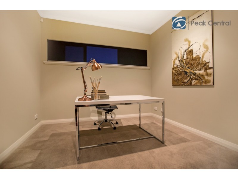 26 Lucretia Circle, North Coogee WA 6163