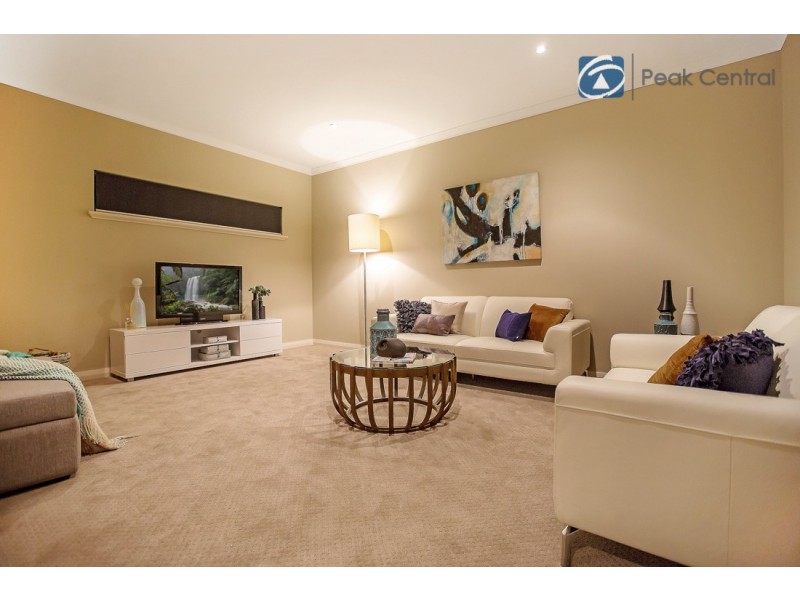 26 Lucretia Circle, North Coogee WA 6163