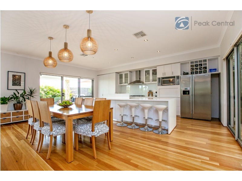 12 Araluen Bend, Aubin Grove WA 6164