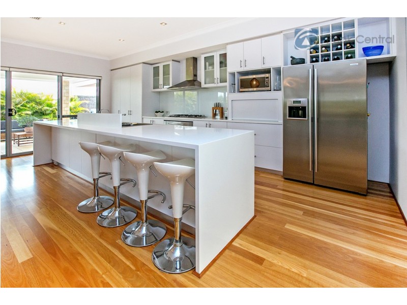 12 Araluen Bend, Aubin Grove WA 6164