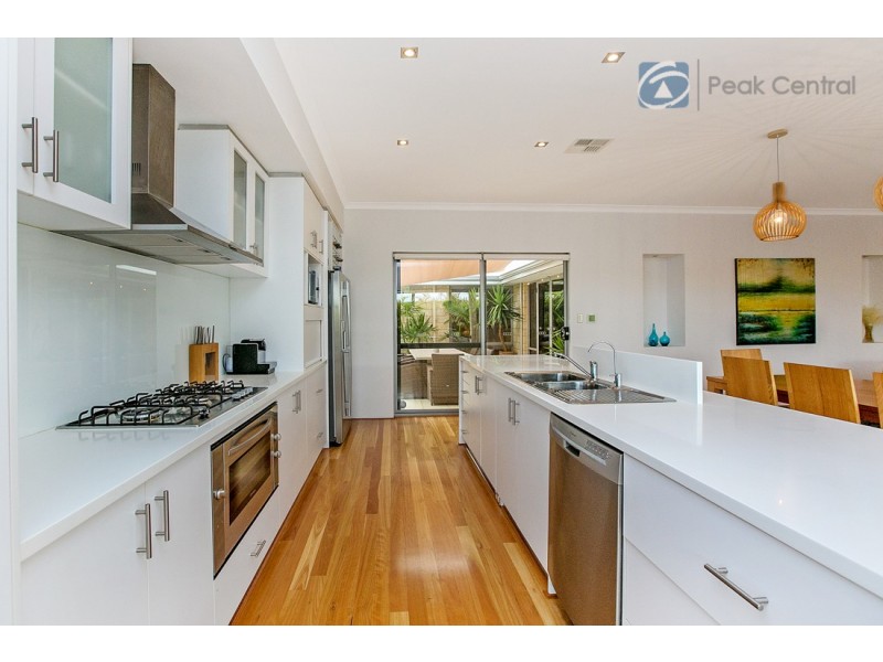 12 Araluen Bend, Aubin Grove WA 6164