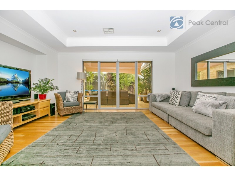 12 Araluen Bend, Aubin Grove WA 6164