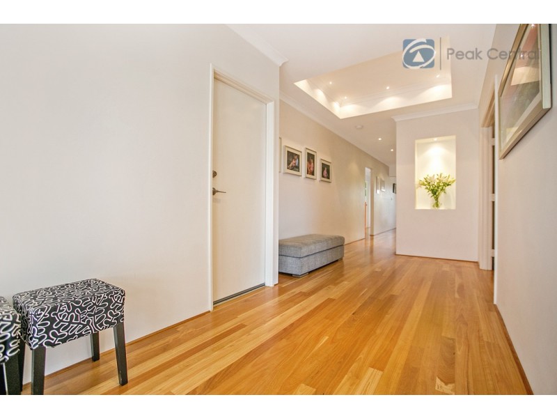 12 Araluen Bend, Aubin Grove WA 6164