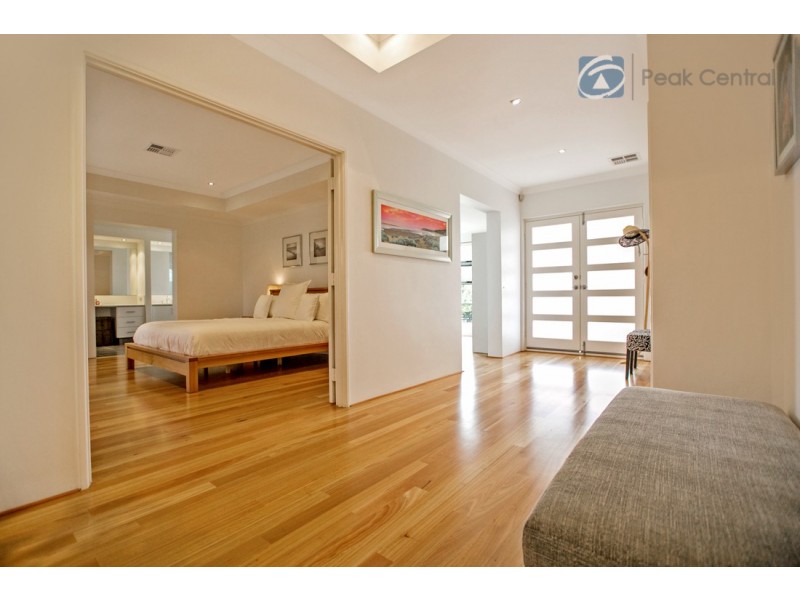 12 Araluen Bend, Aubin Grove WA 6164