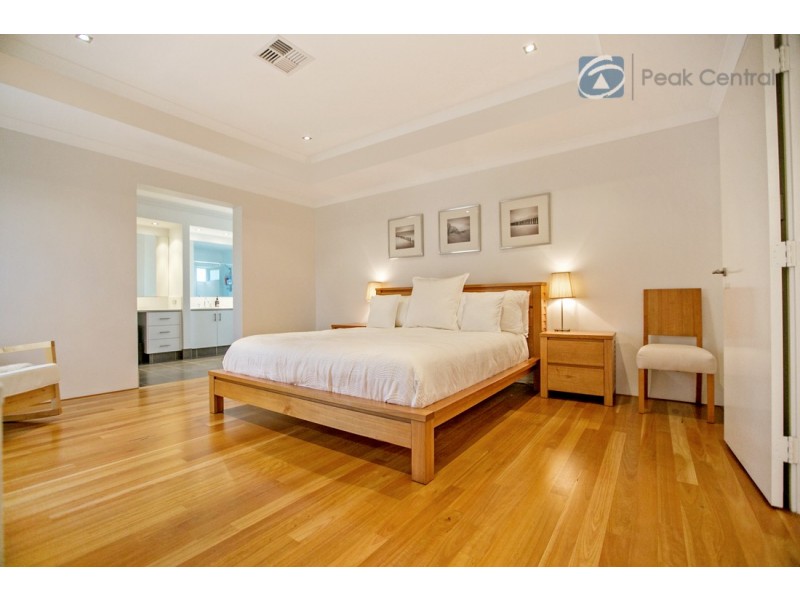 12 Araluen Bend, Aubin Grove WA 6164