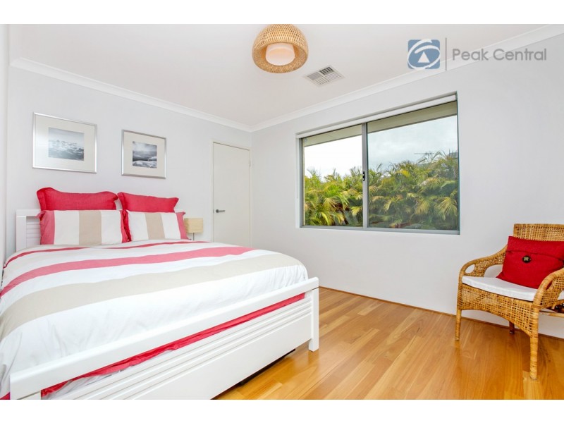 12 Araluen Bend, Aubin Grove WA 6164