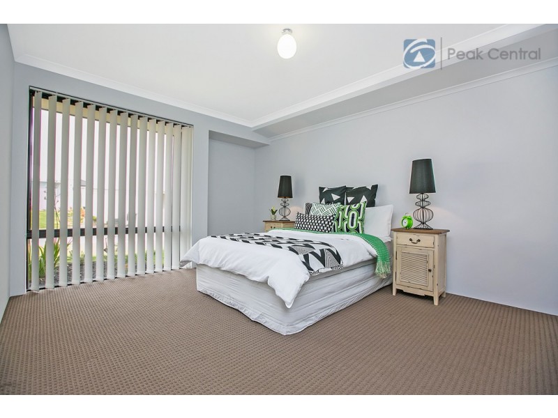 8 Ewens Pass, Wandi WA 6167