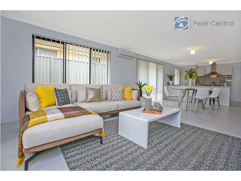 8 Ewens Pass, Wandi WA 6167