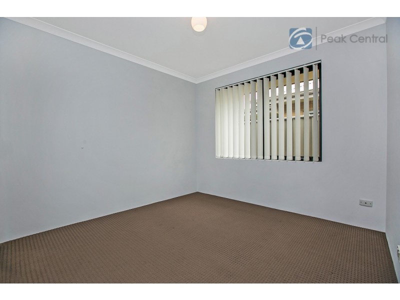 8 Ewens Pass, Wandi WA 6167