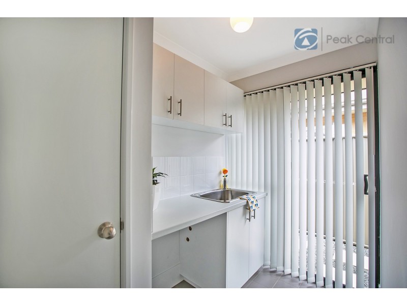 8 Ewens Pass, Wandi WA 6167