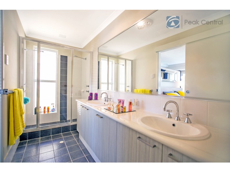 8 Blossom Chase, Aubin Grove WA 6164