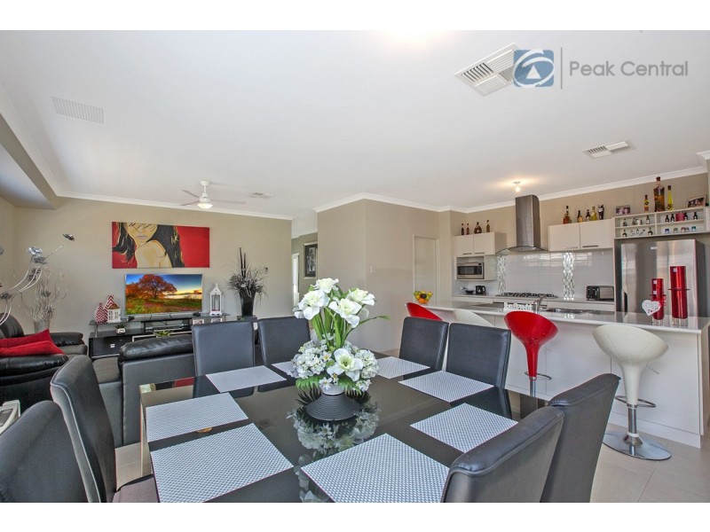 8 Blossom Chase, Aubin Grove WA 6164