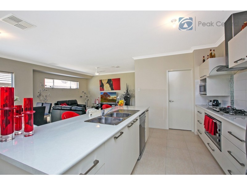 8 Blossom Chase, Aubin Grove WA 6164