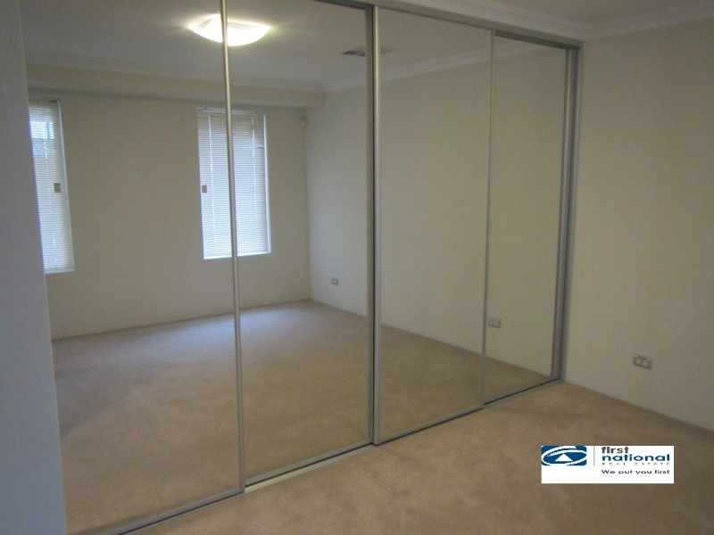 17/27 Barfield Road, Hammond Park WA 6164