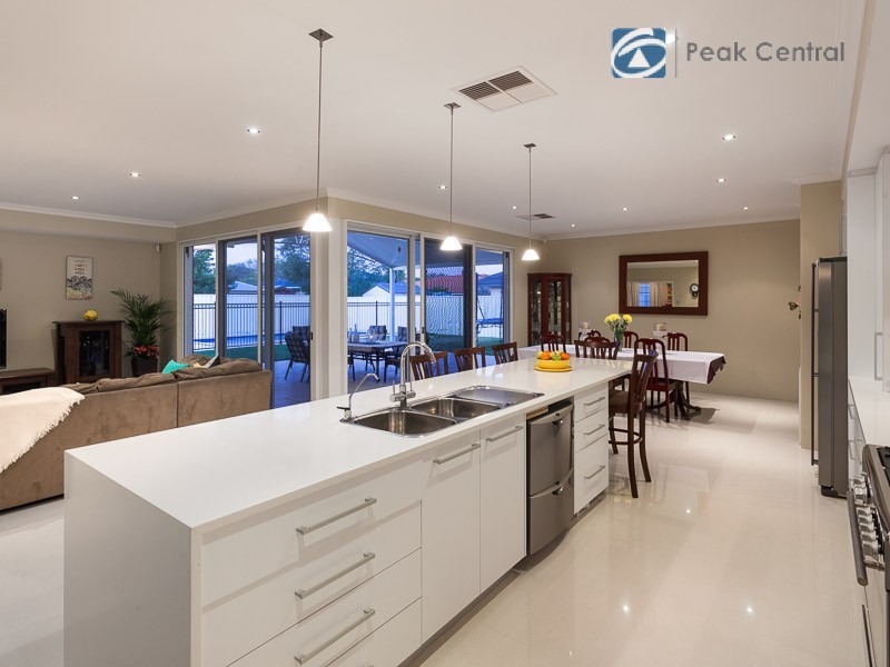 9 Cukela Loop, Atwell WA 6164