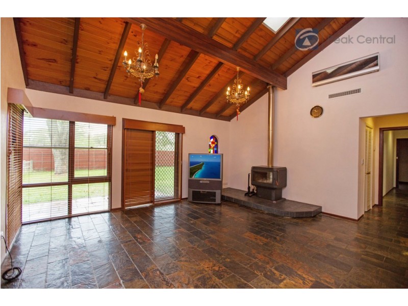 129 Lorimer Road, Munster WA 6166