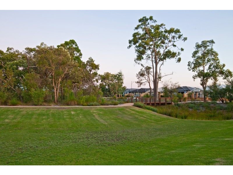 11 Timms Lane, Hammond Park WA 6164