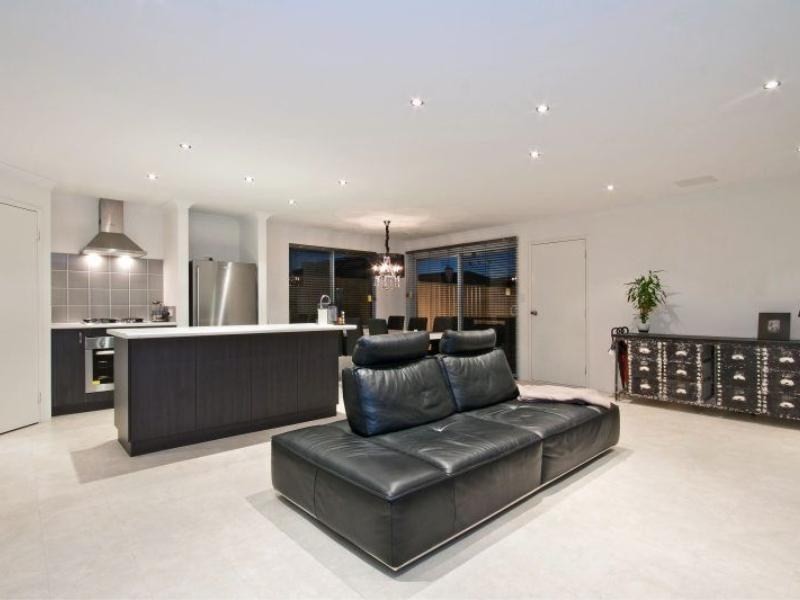 11 Timms Lane, Hammond Park WA 6164