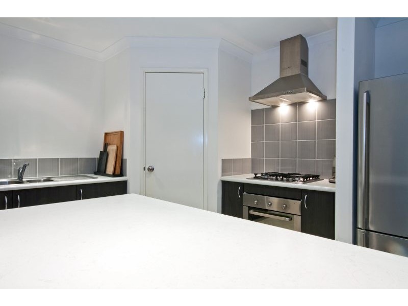 11 Timms Lane, Hammond Park WA 6164