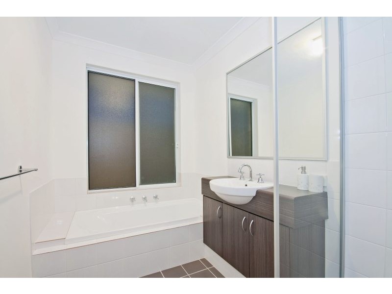 11 Timms Lane, Hammond Park WA 6164