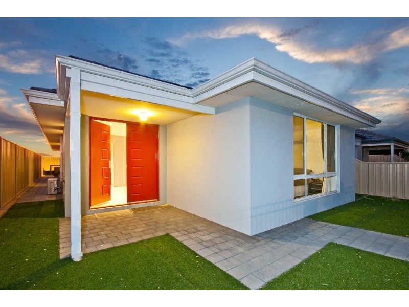 11 Timms Lane, Hammond Park WA 6164