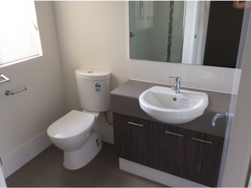 25 Barfield Road, Hammond Park WA 6164