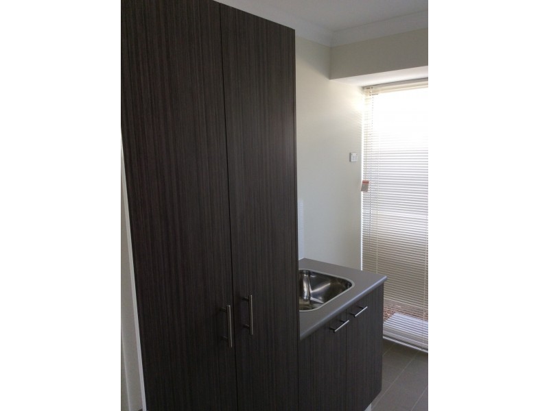 25 Barfield Road, Hammond Park WA 6164