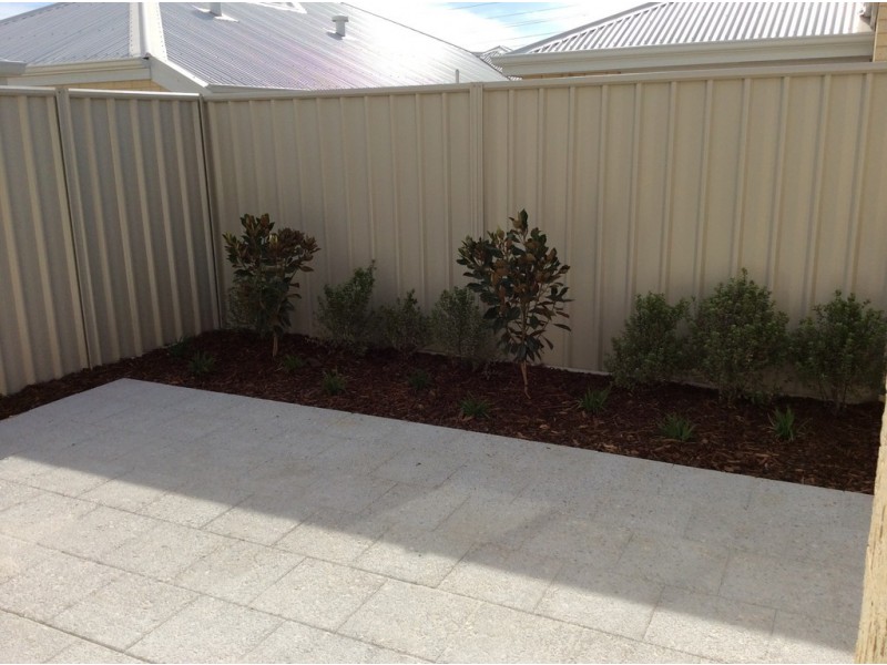 25 Barfield Road, Hammond Park WA 6164